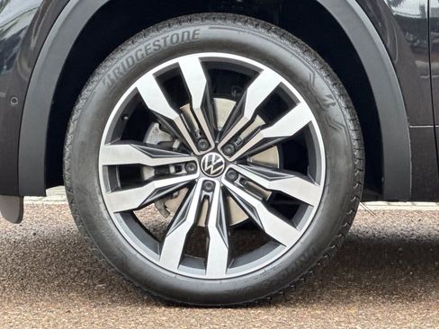 Used 2020 Volkswagen Atlas Cross Sport SEL Premium R-Line image 26