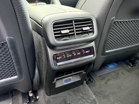 Used 2025 Mercedes-Benz GLS 450 4MATIC image 35