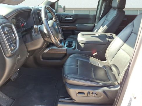 Used 2022 Chevrolet Silverado 3500 High Country w/ Z71 Off-Road Package image 17