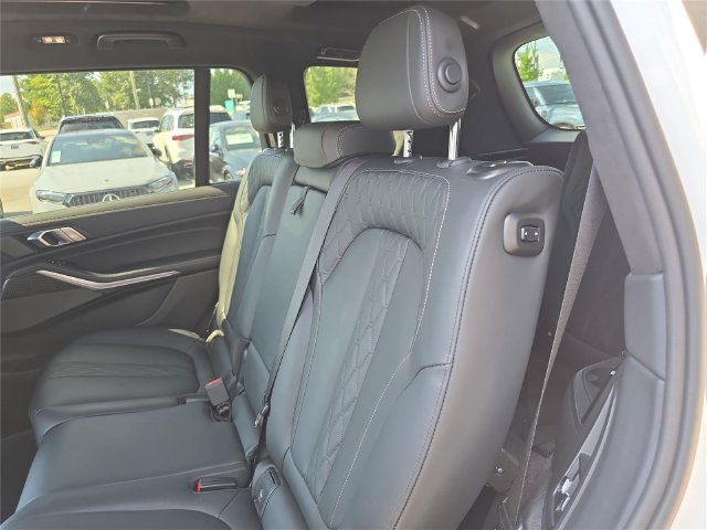 Used 2026 BMW X7 M60i AWD/4WD image 14