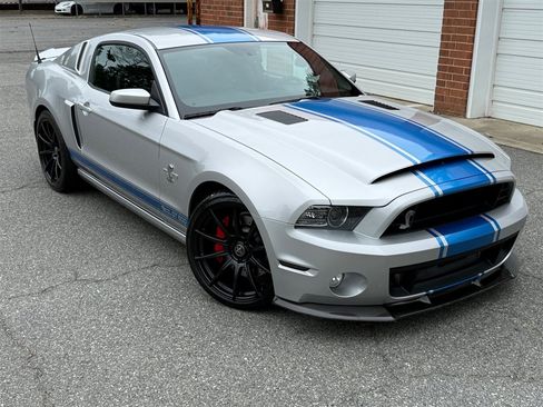 Used 2014 Ford Mustang Shelby GT500 w/ Equipment Group 821A RWD image 28