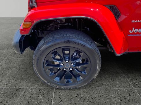Used 2024 Jeep Wrangler Unlimited Sahara AWD/4WD image 14