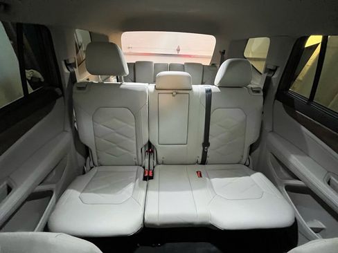 Certified 2025 Volkswagen Atlas SE image 25