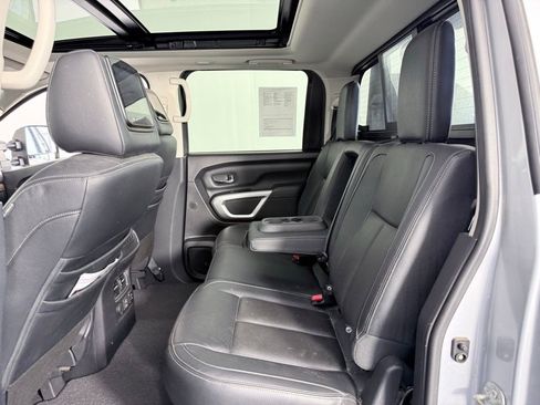 Used 2020 Nissan Titan SL w/ Moonroof Package image 24