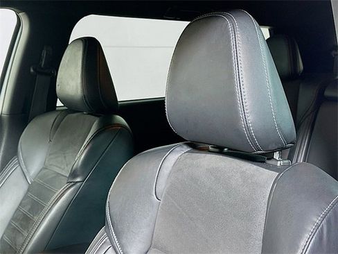 Used 2023 Mitsubishi Outlander SE image 19