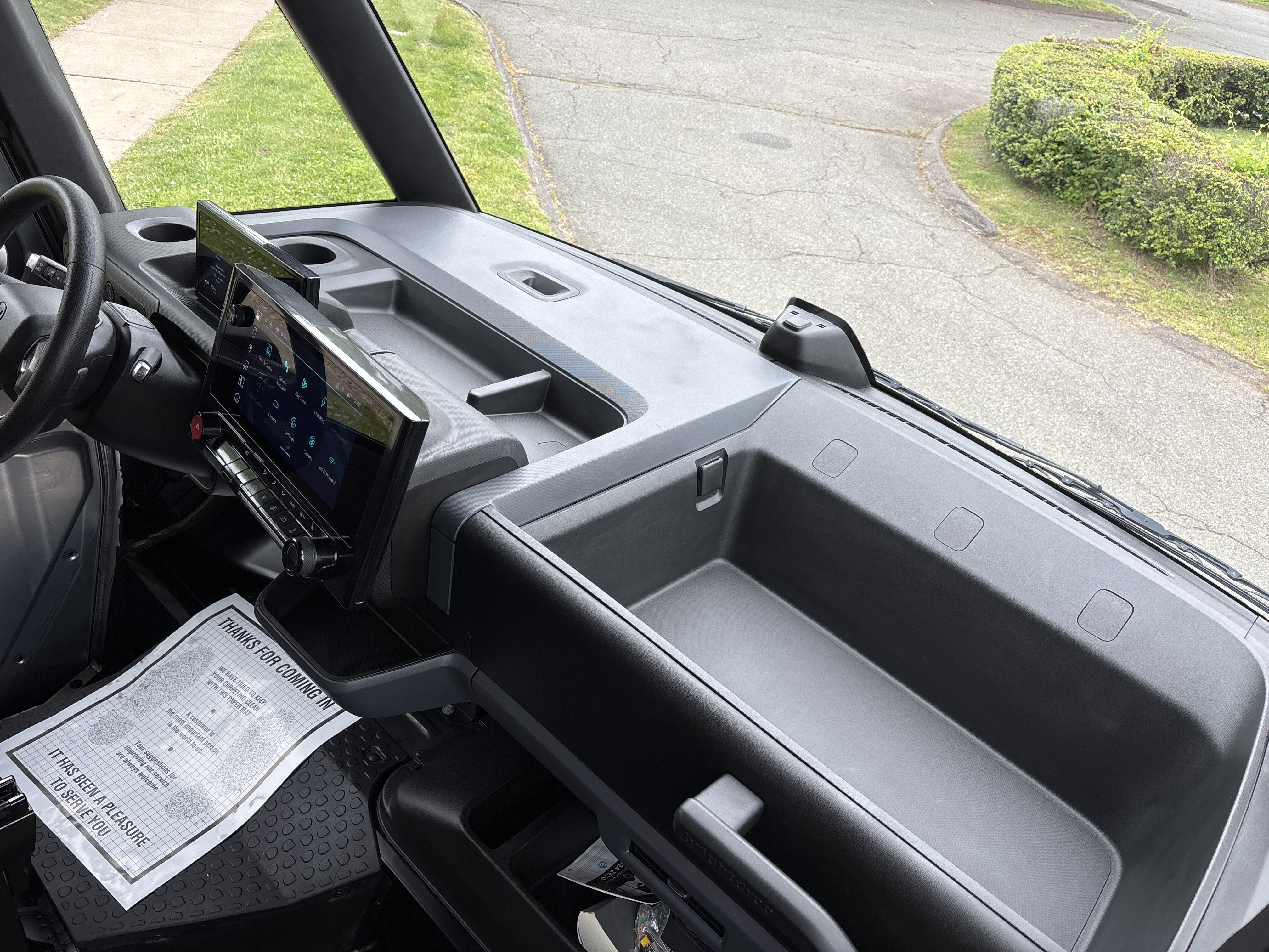 Used 2024 Chevrolet Brightdrop 400 w/ Commercial Equipment Package AWD/4WD image 18