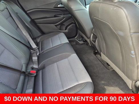 Used 2025 Chevrolet Trax LT w/ LT Convenience Package FWD image 29