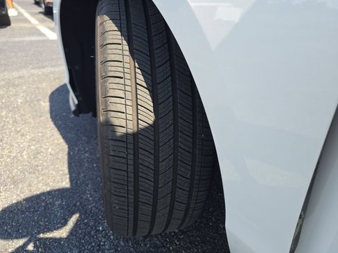 Certified 2025 Honda Accord LX image 27