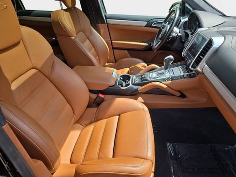 Used 2018 Porsche Cayenne GTS AWD/4WD image 12