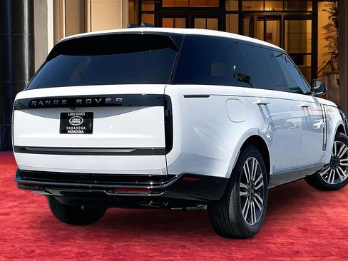 New 2026 Land Rover Range Rover Long Wheelbase SE AWD/4WD image 4