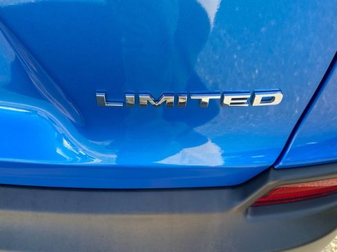 Used 2022 Jeep Cherokee Limited w/ Mopar Interior Package image 12