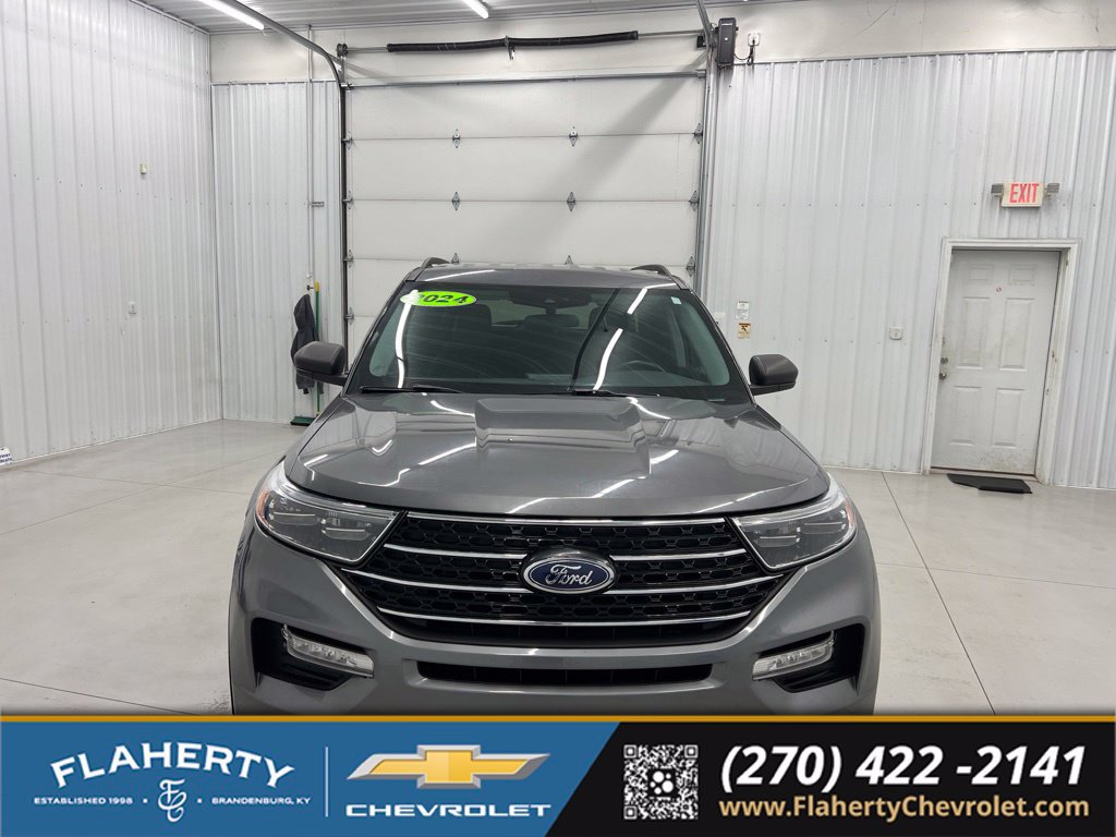 Used 2024 Ford Explorer XLT w/ Equipment Group 202A RWD image 7