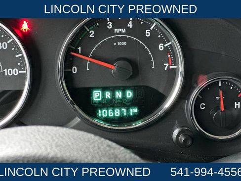 Used 2017 Jeep Wrangler Unlimited Sahara w/ Connectivity Group image 25