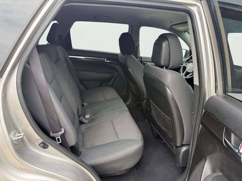 Used 2013 Kia Sorento LX w/ Convenience Pkg AWD/4WD image 13
