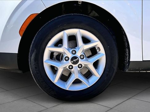 Used 2022 Kia Soul LX w/ Technology Package image 11