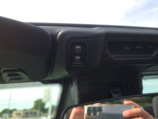 Used 2025 Jeep Wrangler Unlimited Sport AWD/4WD image 27