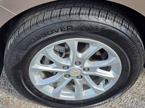 Used 2019 Chevrolet Equinox LT w/ Driver Convenience Package FWD image 43