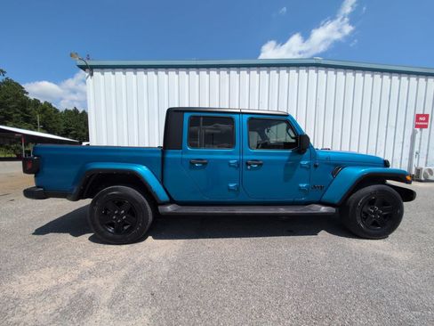 Used 2021 Jeep Gladiator Sport AWD/4WD image 9