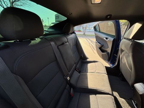 Used 2018 Chevrolet Cruze LT w/ Sun And Sound Package image 19