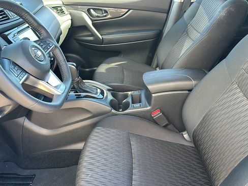 Used 2020 Nissan Rogue SV image 13