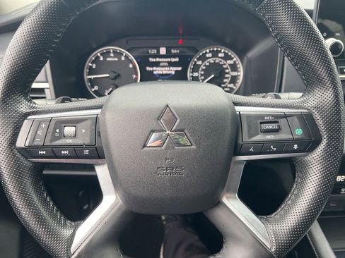 Used 2024 Mitsubishi Outlander SE image 62