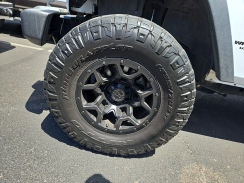 Used 2017 Jeep Wrangler Unlimited Sport w/ Quick Order Package 24S AWD/4WD image 11