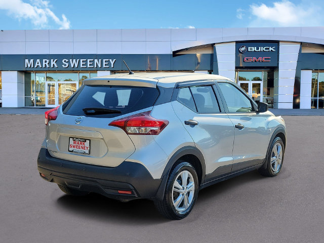 Used 2020 Nissan Kicks S FWD image 31