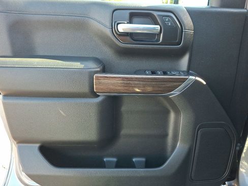 Used 2021 Chevrolet Silverado 1500 LT image 12