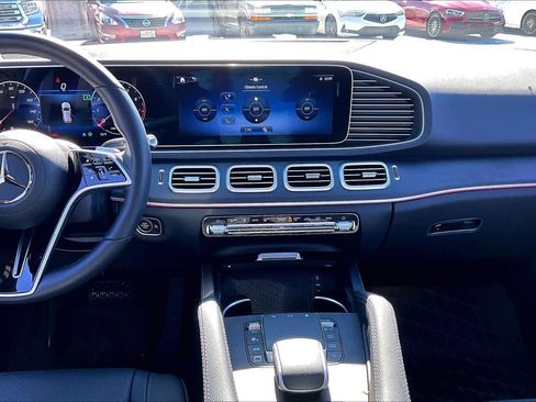 Used 2025 Mercedes-Benz GLE 350 4MATIC image 7