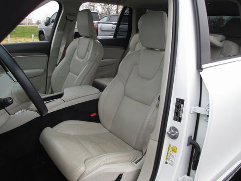 Used 2023 Volvo XC90 T8 Ultimate w/ Protection Package Premier image 17