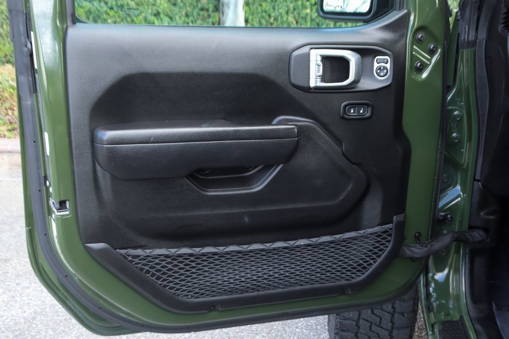 Used 2024 Jeep Wrangler Sport AWD/4WD image 16