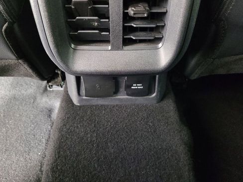 Used 2025 Ford Bronco Outer Banks image 17