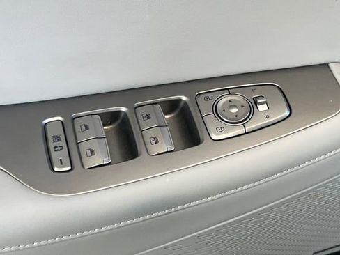 Used 2023 Hyundai Palisade SEL w/ Premium Package FWD image 12