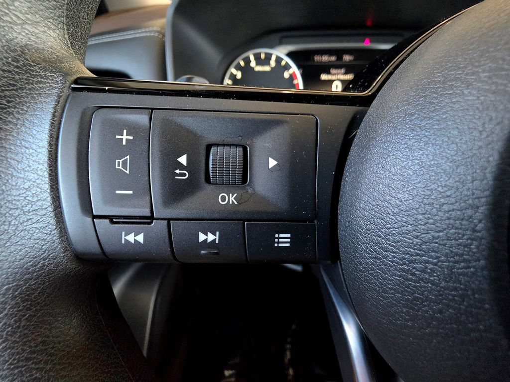 Used 2023 Nissan Rogue SV FWD image 20