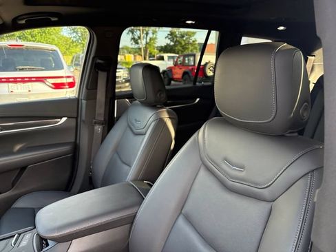 Used 2024 Cadillac XT6 Sport w/ Technology Package AWD/4WD image 9