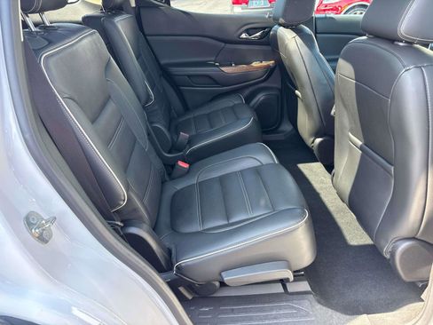 Used 2017 GMC Acadia Denali w/ Technology Package image 17