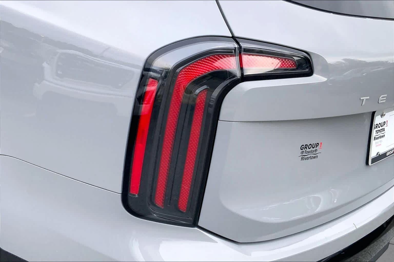 Used 2024 Kia Telluride EX X-Line AWD/4WD image 25