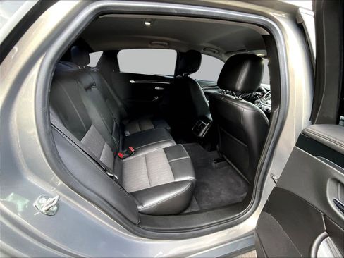 Used 2019 Chevrolet Impala LT FWD image 24