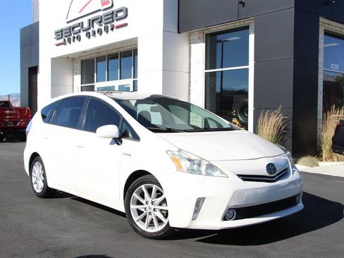 Used 2012 Toyota Prius V Five FWD image 1