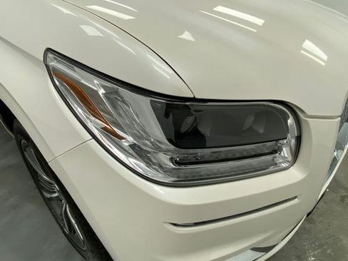 Used 2019 Lincoln Navigator Reserve AWD/4WD image 10