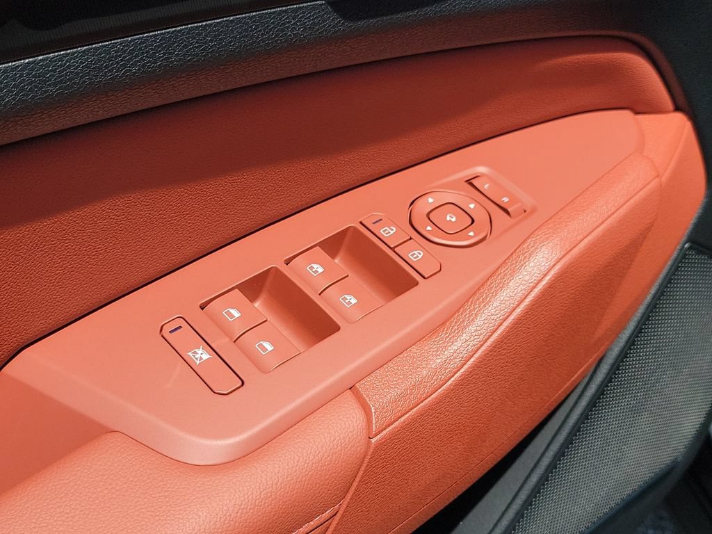 New 2026 Kia Sportage SX FWD image 9