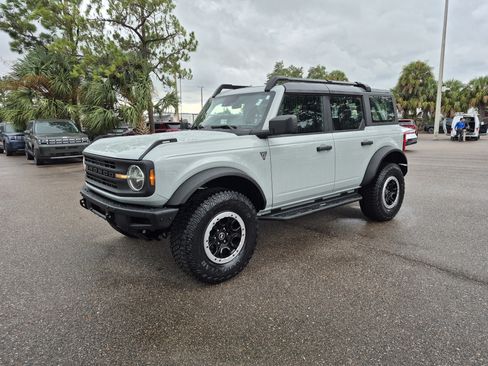 Used 2022 Ford Bronco 4-Door w/ Sasquatch Package AWD/4WD image 1