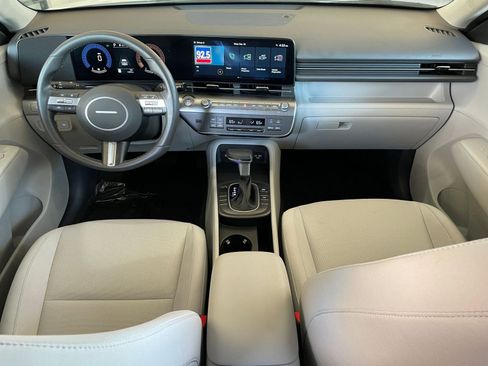 Used 2025 Hyundai Kona SEL image 32