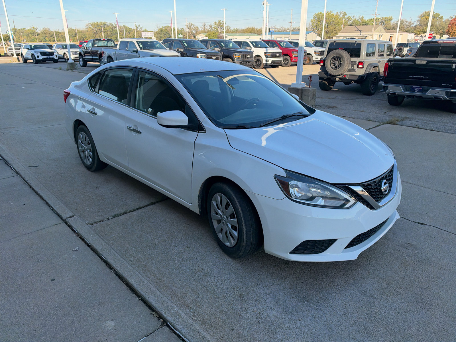 Used 2016 Nissan Sentra S FWD image 4