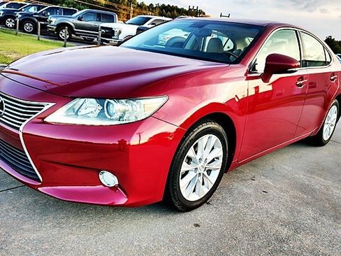 Used 2013 Lexus ES 300h w/ Luxury Pkg FWD image 5