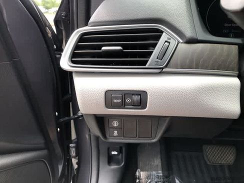 Used 2018 Honda Accord EX-L image 32