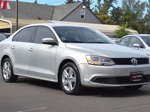 Used 2012 Volkswagen Jetta TDI w/ TDI Appearance Pkg FWD image 1