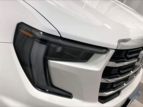 Used 2025 GMC Acadia Elevation image 33