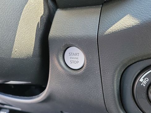 Used 2022 Nissan Frontier PRO-4X w/ Pro-4X Premium Package AWD/4WD image 28