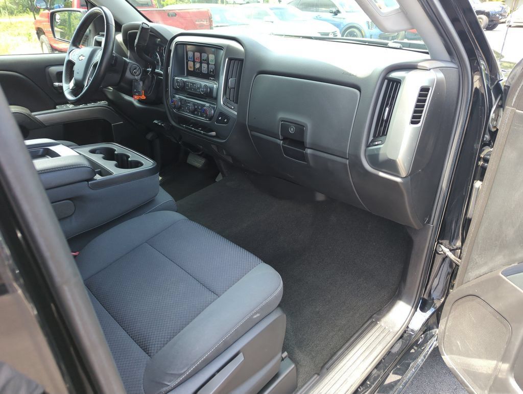 Used 2018 Chevrolet Silverado 1500 LT w/ All Star Edition AWD/4WD image 33